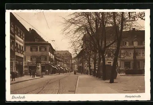 AK Durlach, Passanten auf der Hauptstrasse