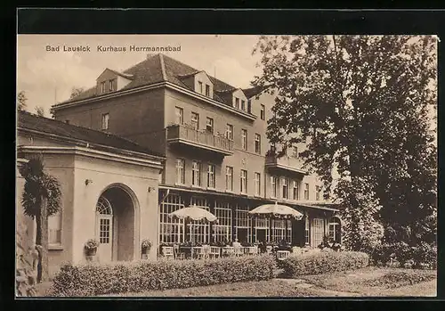 AK Bad Lausick, Gartenansicht des Kurhaus Hermannsbad