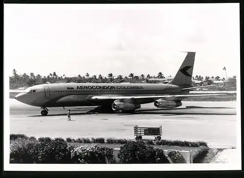 Fotografie Flugzeug - Passagierflugzeug Boeing 707 der Aerocondor Colombia