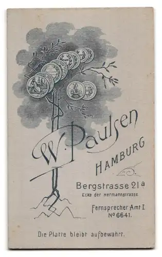 Fotografie W. Paulsen, Hamburg, Bergstrasse 21 a, Modisch gekleideter Herr mit Moustache