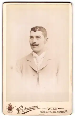 Fotografie S. Weitzmann, Wien-Hernals, Calvarienberggasse 37, Junger Herr mit Moustache