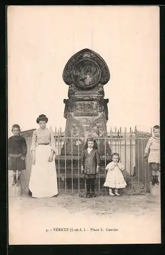 AK Véretz, Place L. Courier