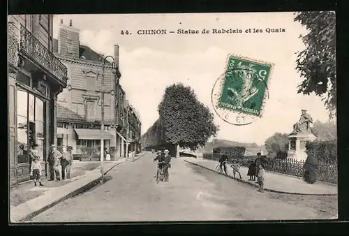 AK Chinon, Statue de Rabelais et les Quais