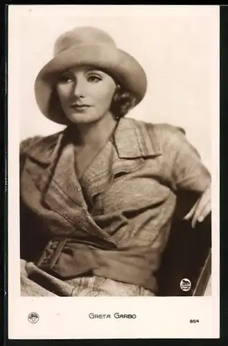 AK Schauspielerin Greta Garbo geschminkt mit Hut