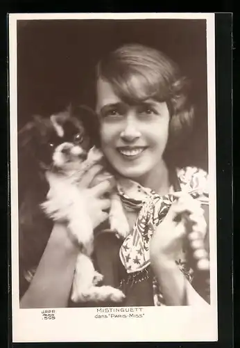 AK Schauspielerin Mistinguett mit Welpen