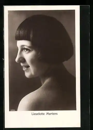 AK Schauspielerin Lieselotte Mertens mit kurzer Bobfrisur