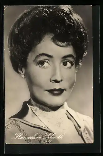 AK Schauspielerin Hannelore Schroth mit roten Lippen