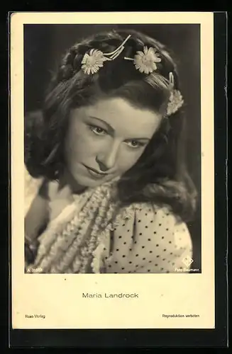 AK Schauspielerin Maria Landrock mit Blumen im Haarkranz