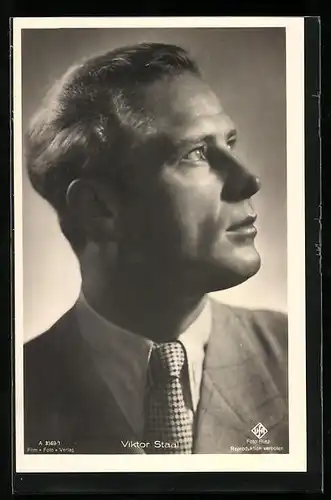 AK Schauspieler Viktor Staal mit Blick in die Ferne