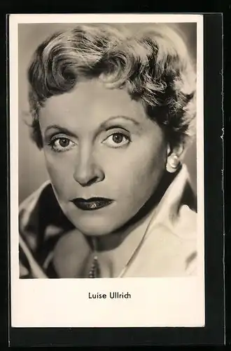 AK Schauspielerin Luise Ullrich mit roten Lippen