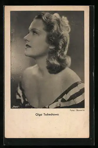 AK Schauspielerin Olga Tschechowa mit schulterfreiem Kleid