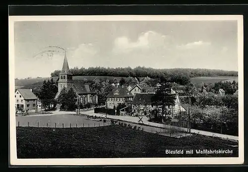 AK Biesfeld, Ortspartie mit Wallfahrtskirche