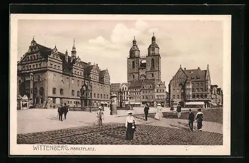 AK Wittenberg, Marktplatz mit Besuchern