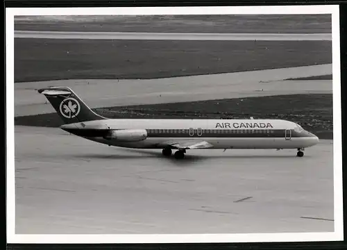 Fotografie Flugzeug Douglas DC-9, Passagierflugzeug der Air Canada