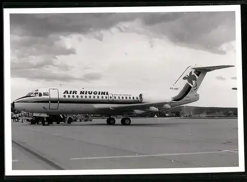 Fotografie Flugzeug Douglas DC-9, Passagierflugzeug der Air Niugini, Kennung P2-ANF