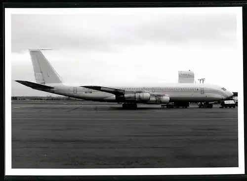 Fotografie Flugzeug Boeing 707, Cargo-Flugzeug der Angola Air Charter, Kennung D2-TOR