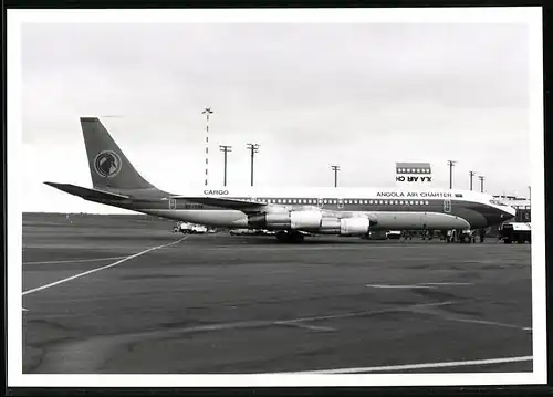 Fotografie Flugzeug Boeing 707, Cargo-Flugzeug der Angola Air Charter, Kennung D2-TOK