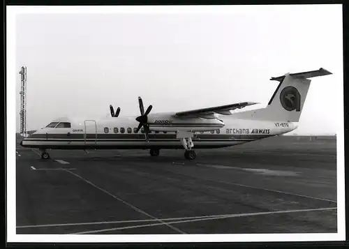 Fotografie Flugzeug De Havilland DHC-8 Dash 8, Passagierflugzeug der Archana Airways, Kennung VT-ETQ