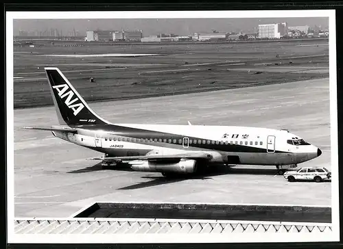 Fotografie Flugzeug Boeing 737, Passagierflugzeug der ANA, Kennung JAB409