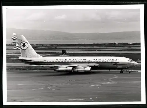 Fotografie Flugzeug Boeing 707 Astrojet, Passagierflugzeug der American Airlines