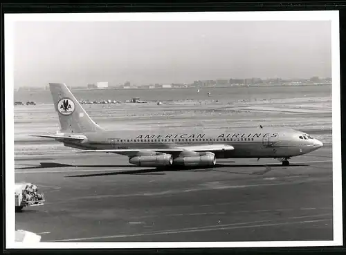 Fotografie Flugzeug Boeing 707 Astrojet, Passagierflugzeug der American Airlines