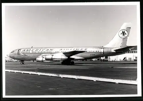 Fotografie Flugzeug Boeing 707 Astrojet, Passagierflugzeug der American Airlines