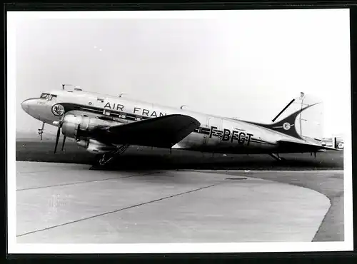 Fotografie Flugzeug Douglas DC-3, Passagierflugzeug der Air France, Kennung F-BFGT