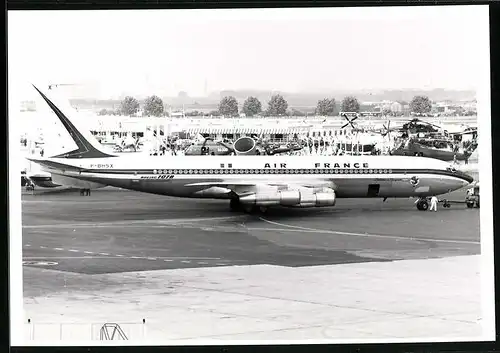 Fotografie Flugzeug Boeing 707, Passagierflugzeug der Air France, Kennung F-BHSX, bei einer Luftfahrt-Ausstellung