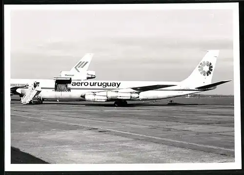 Fotografie Flugzeug Boeing 707, Cargo-Flugzeug der Aero Uruguay, Kennung LX-FCV