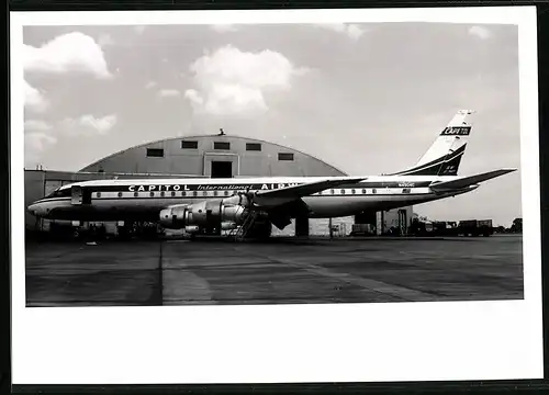 Fotografie Flugzeug Douglas DC-8, Passagierflugzeug der Capitol International Airways, Kennung N4904C