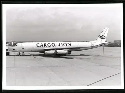 Fotografie Flugzeug Douglas DC-8, Frachtflugzeug der Cargo Lion, Kennung F-GDJM