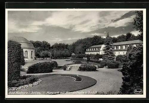 AK Bad Kudowa, Kurpark mit Wandelhalle und Schloss