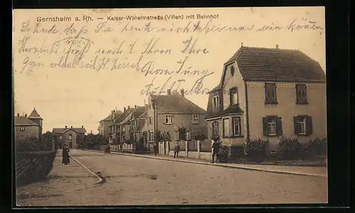 AK Gernsheim a. Rh., Kaiser wilhelmstrasse, Villen mit Bahnhof