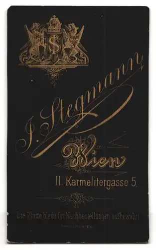 Fotografie J. Stegmann, Wien, Karmelitergasse 5, Weiss gekleidete Dame mit Schirm