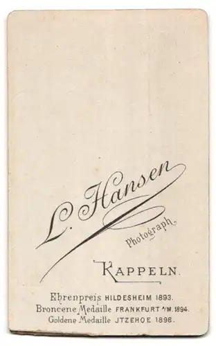 Fotografie L. Hansen, Kappeln, Junge Dame mit Kragenbrosche