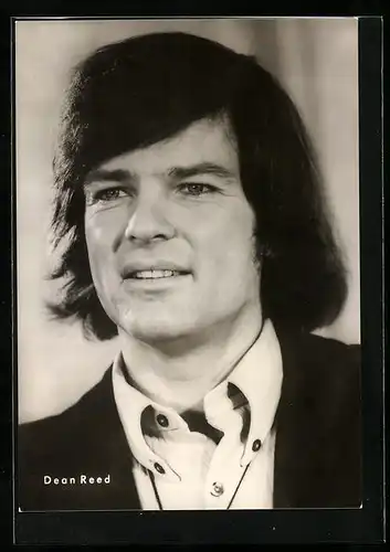 AK Schauspieler Dean Reed mit Pony