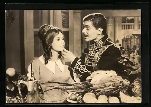 AK Schauspieler Gyöngyi Polonyi und Schauspielerin Karoly Mecs in einer Filmrolle als Paar