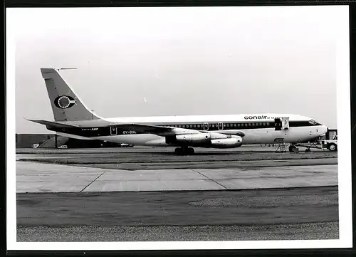 Fotografie Flugzeug Boeing 720, Passagierflugzeug der Conair of Scandinavia, Kennung OY-DSL