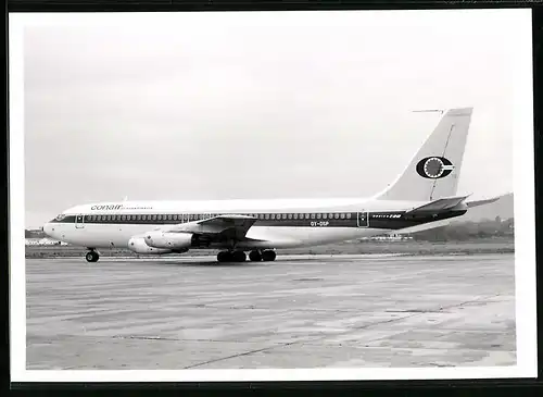 Fotografie Flugzeug Boeing 720, Passagierflugzeug der Conair of Scandinavia, Kennung OY-DSP