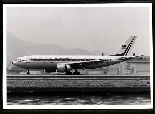 Fotografie Flugzeug Airbus A300, Passagierflugzeug der China Airlines, Kennung B-196