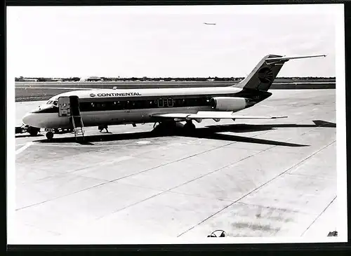 Fotografie Flugzeug Douglas DC-9, Passagierflugzeug der Contiental Airlines, Kennung N8913