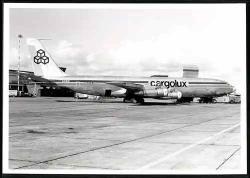 Fotografie Flugzeug Boeing 720, Frachtflugzeug der Cargolux, Kennung LX-BJV