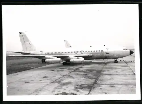 Fotografie Flugzeug Boeing 720, Passagierflugzeug mit Kennung D-ACIT