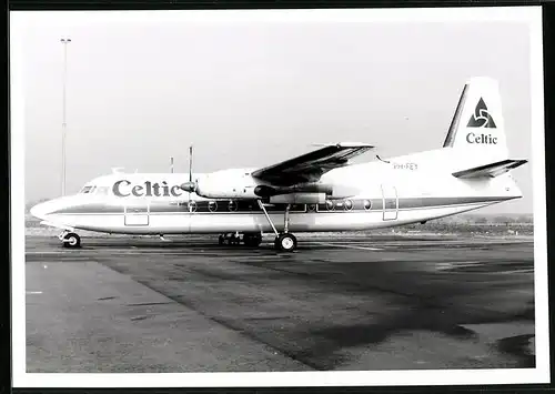 Fotografie Flugzeug Fokker 27, Passagierflugzeug der Celtic, Kennung PH-FEY