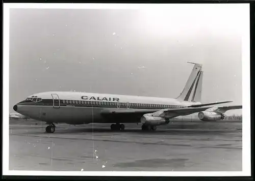 Fotografie Flugzeug Boeing 720, Passagierflugzeug der Calair, Kennung D-ACIS