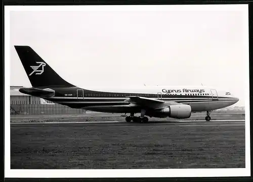 Fotografie Flugzeug Airbus A310, Passagierflugzeug der Cyprus Airways, Kennung SB-DAR