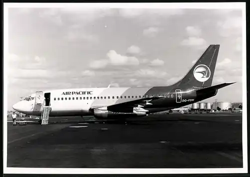 Fotografie Flugzeug Boeing 737, Passagierflugzeug Air Pacific, Kennung DQ-FDM