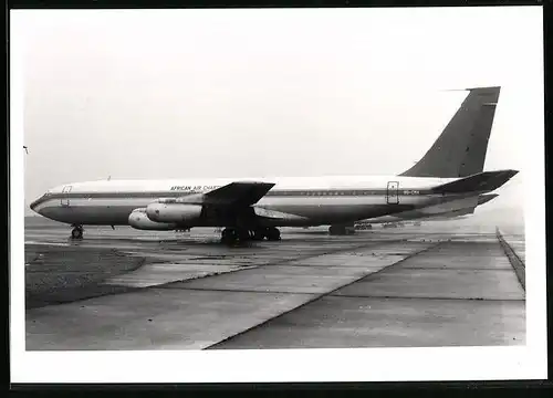 Fotografie Flugzeug Boeing 707, Passagierflugzeug African Air Charter, Kennung 90-CMA