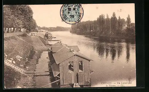 AK Chinon, Un Lavoir sur la Vienne