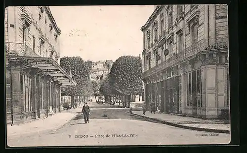 AK Chinon, Place de l`Hotel-de-Ville